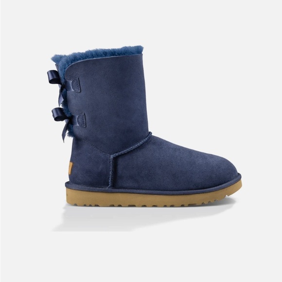 UGG Bailey Bow II boots in navy. Sz 6 - Picture 11 of 11